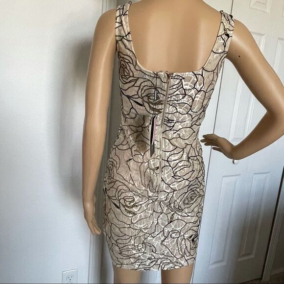 NWT Pretty Little Things Gold Glitter Nude Square Neck Bodycon Mini Dress Size 2 - Picture 8 of 16